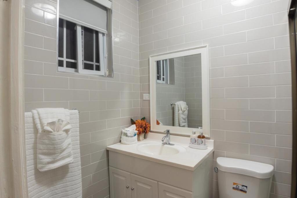 Soak'D Pineapple Villa Berrydale Kültér fotó