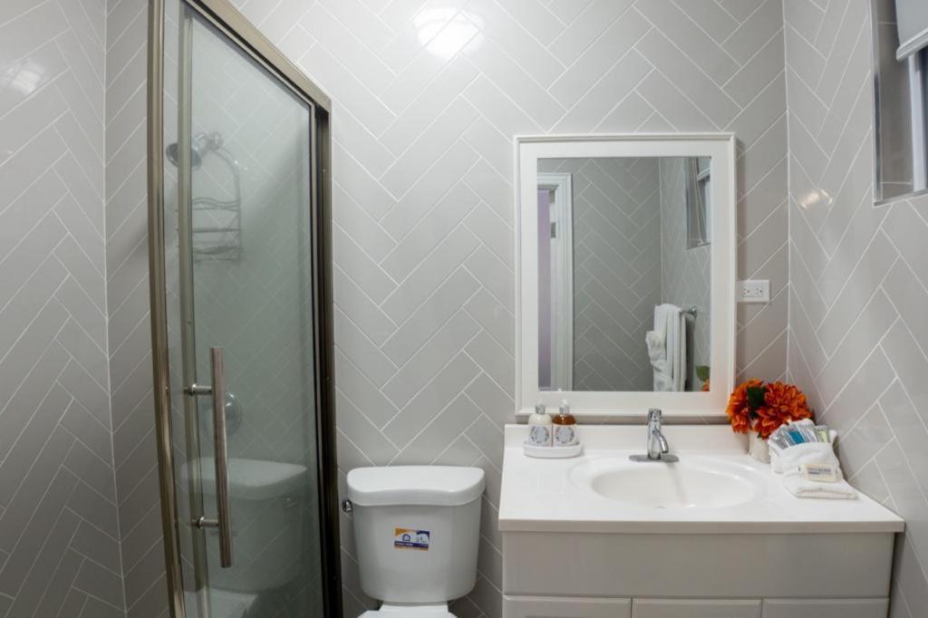 Soak'D Pineapple Villa Berrydale Kültér fotó